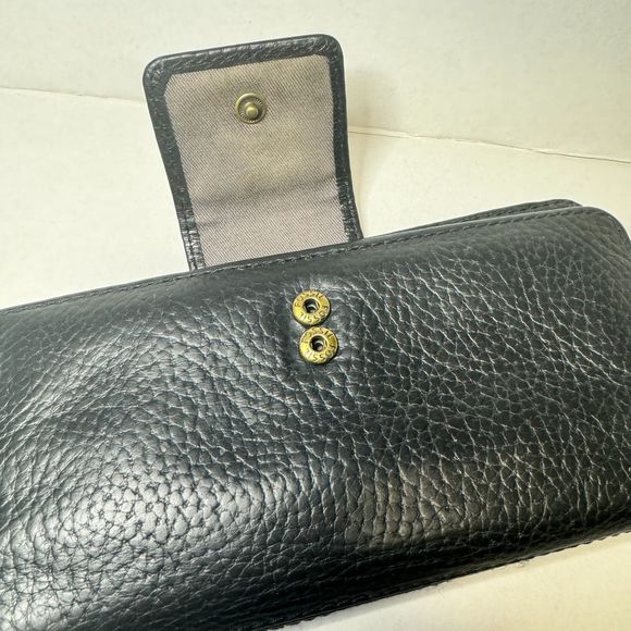 2/$20 Fossil Vintage Black Pebbled Leather Snap Close Wallet Clutch - Picture 2 of 4